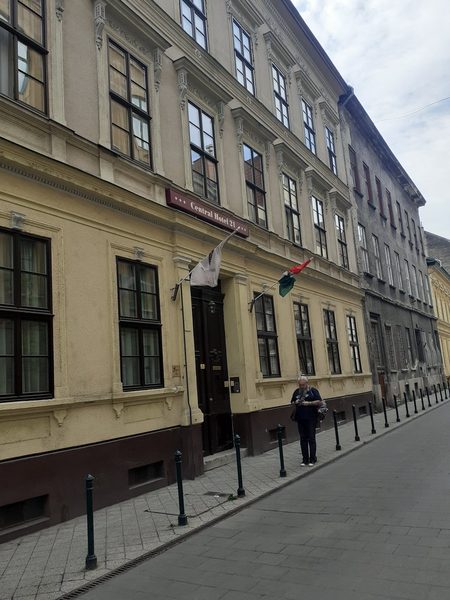 Central Hotel 21 — Property
