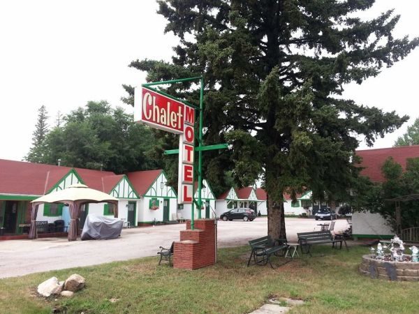Chalet Motel — Property