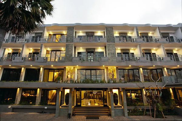 Champlung Mas Hotel — Property