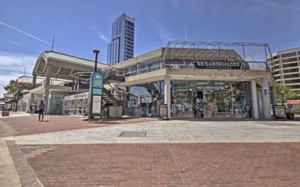 Chase Apartments at Light Street Baltimore Inner Harbor Convention Center — Property