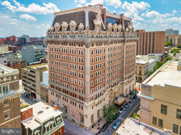 Chase At Lexington St — Property