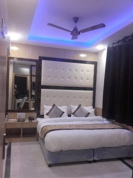 Check In Room Chuna Mandi — Property