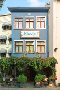 Cheers Hostel Istanbul — Property