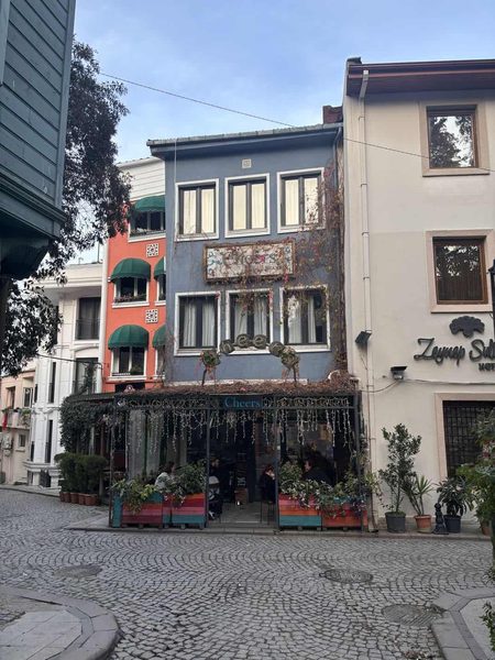 Cheers Hostel Istanbul — Property