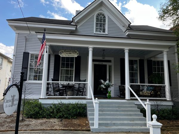Chesnut Cottage Inn — Property
