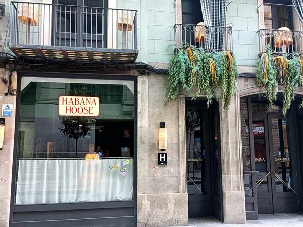 Chic basic Habana Hoose Barcelona Catalonia — Property