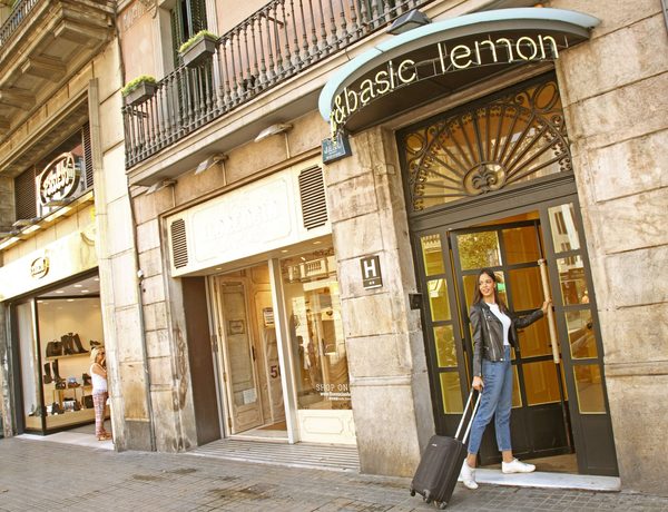 Chic basic Lemon Boutique Hotel Barcelona Catalonia — Property