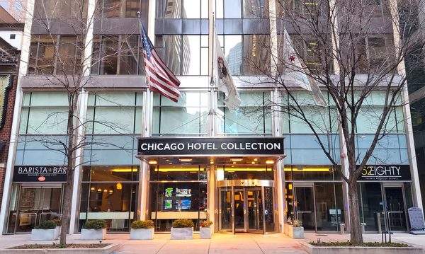 Chicago Avenue Inn Chicago Illinois — Property