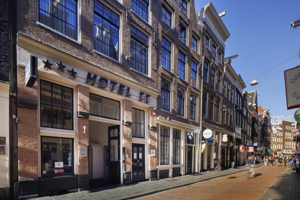 Ciao Papa Hotel Amsterdam Central Station — Property