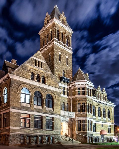 City Hall Grand Hotel — Property