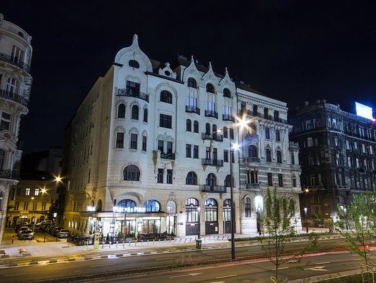 City Hotel Matyas — Property