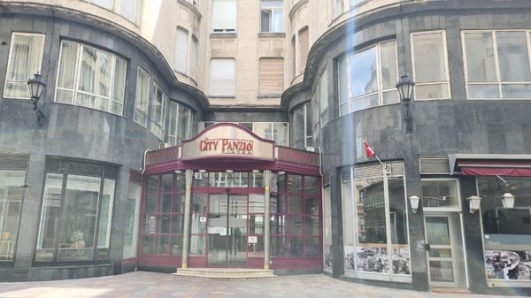 City Hotel Pilvax — Property