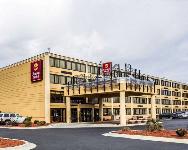 Clarion Hotel Airport Conference Center — Property