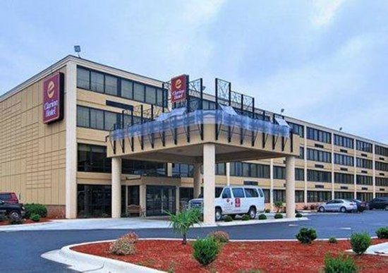Clarion Hotel Airport Conference Center — Property