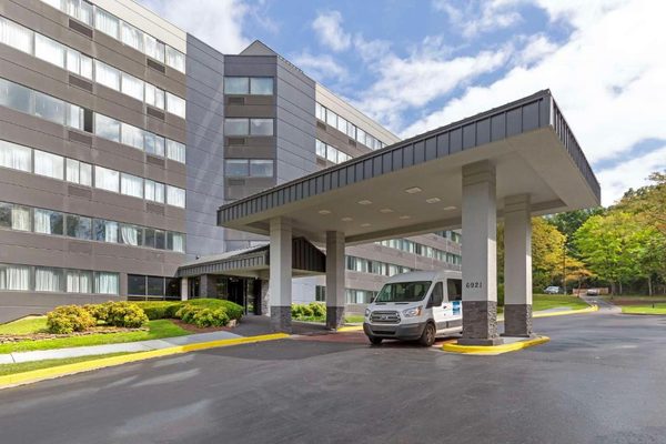 Clarion Hotel Suites BWI Airport North — Property