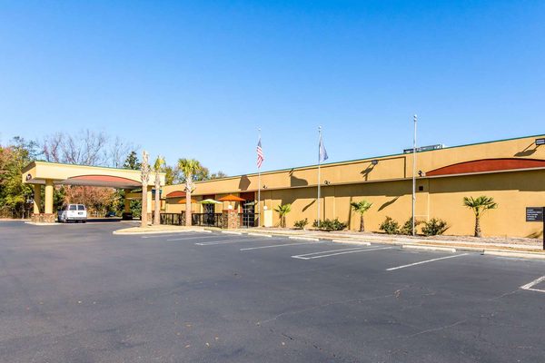 Clarion Inn Airport — Property