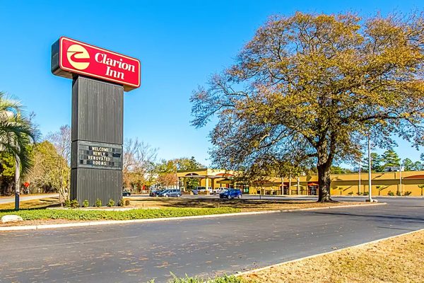 Clarion Inn Airport — Property