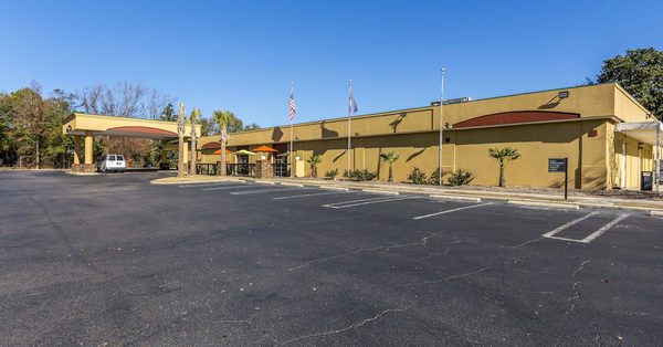 Clarion Inn Airport — Property