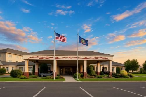 Clarion Inn Idaho Falls Riverfront — Property