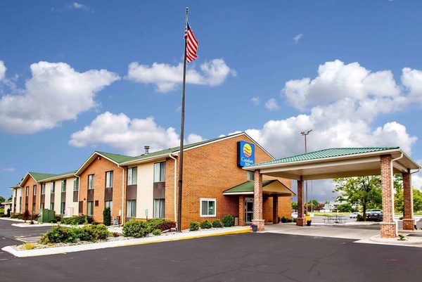 Clarion Pointe By Choice Hotels Racine Mount Pleasant — Property