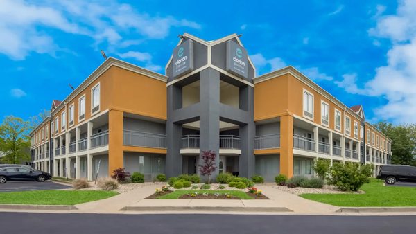 Clarion Pointe Indianapolis Northeast — Property