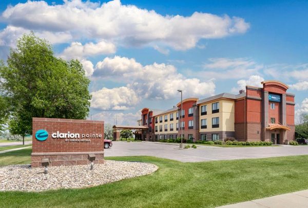 Clarion Pointe Sioux Falls Airport — Property