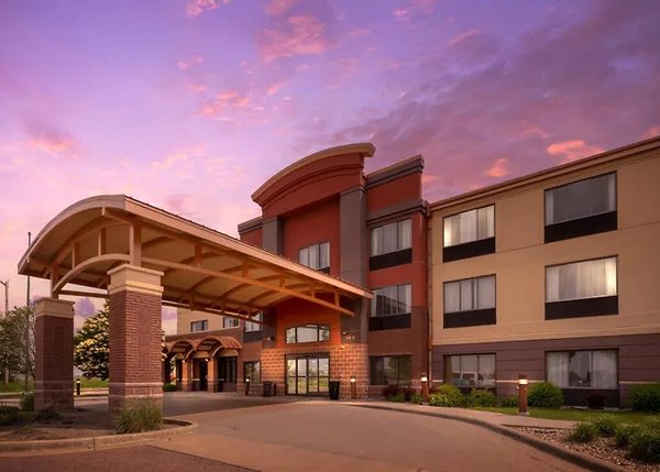 Clarion Pointe Sioux Falls Airport — Property