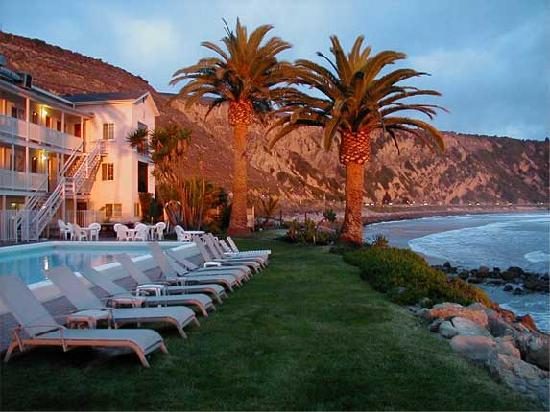 Cliff House Inn on the Ocean Ventura California — Property