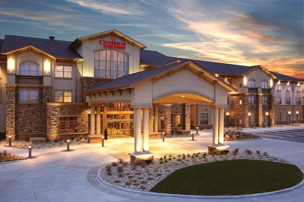 Clubhouse Hotel Suites Sioux Falls — Property