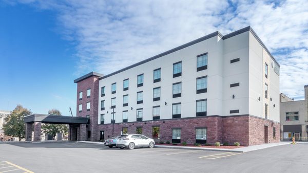 Cobblestone Hotel Suites International Falls — Property