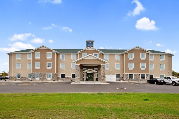 Cobblestone Hotel Suites Lamar — Property