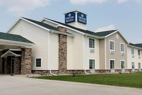 Cobblestone Inn and Suites Linton — Property