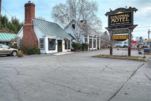 Colonial Motel and Spa — Property