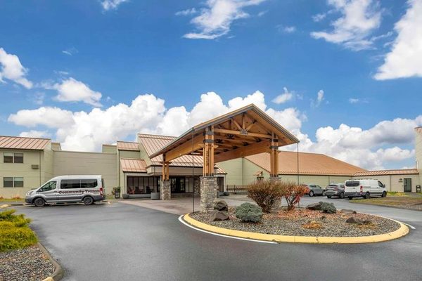 Columbia River Hotel Ascend Hotel Collection In The Dalles — Property