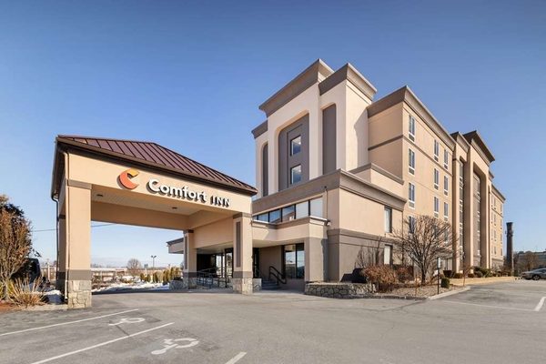 Comfort Inn Airport — Property