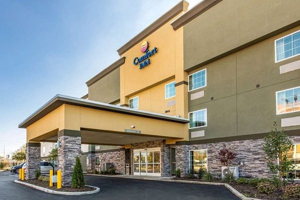 Comfort Inn Airport — Property