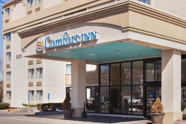 Comfort Inn Boston — Property