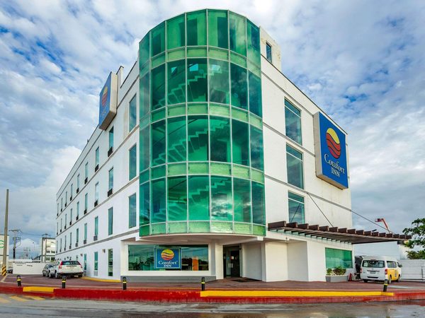 Comfort Inn Cancun Aeropuerto — Property