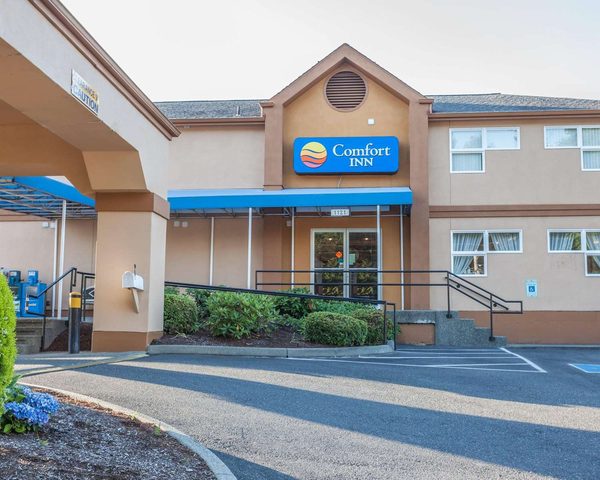 Comfort Inn On the Bay — Property