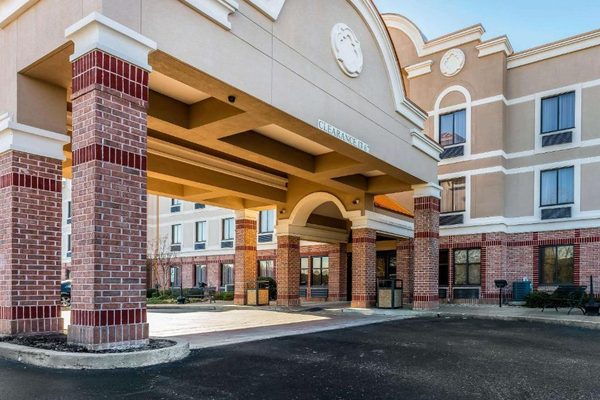 Comfort Inn Suites Airport American Way — Property