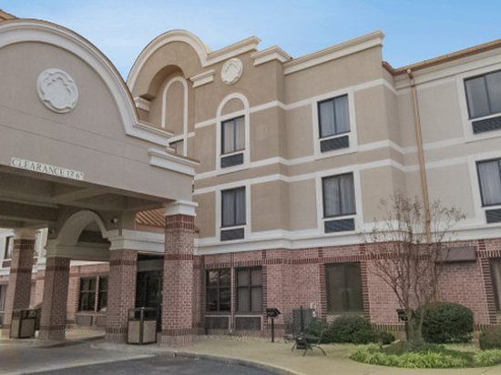 Comfort Inn Suites Airport American Way — Property