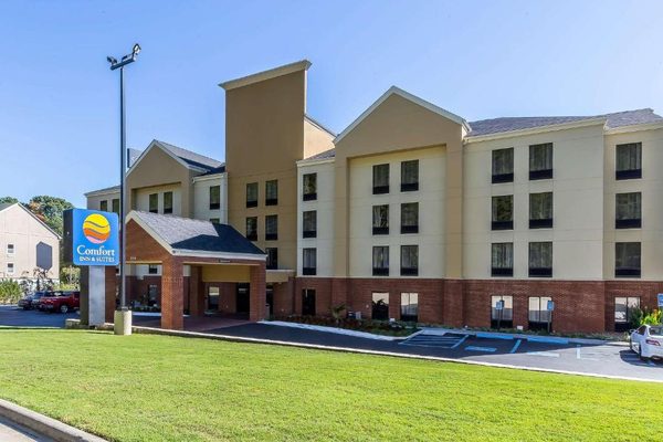 Comfort Inn Suites Dalton — Property