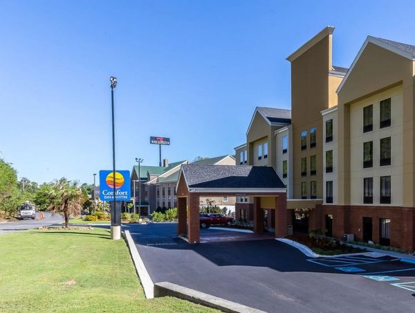 Comfort Inn Suites Dalton — Property