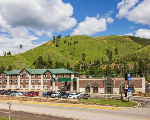 Comfort Inn Suites Deadwood — Property