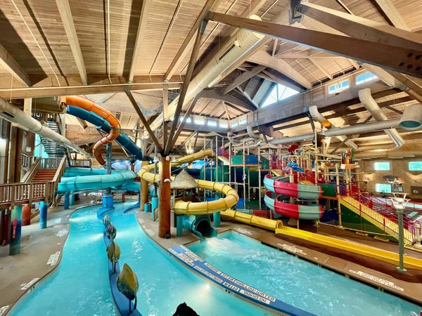 Comfort Inn Suites Erie Splash Lagoon Indoor Waterpark — Property