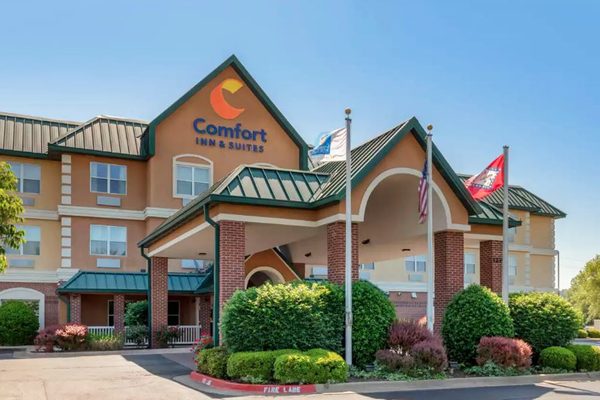 Comfort Inn Suites Fayetteville University Area — Property