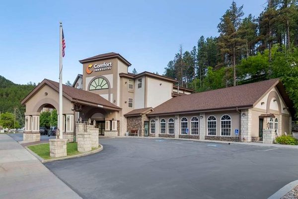 Comfort Inn Suites Mt Rushmore — Property