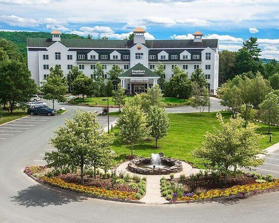 Comfort Inn Suites Near Burke Mountain — Property