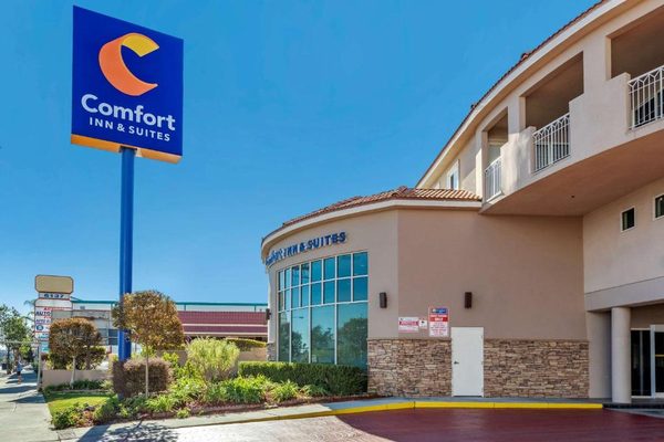 Comfort Inn Suites Near Universal N Hollywood Burbank Los Angeles California — Property
