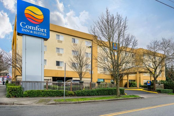 Comfort Inn Suites Seattle North — Property